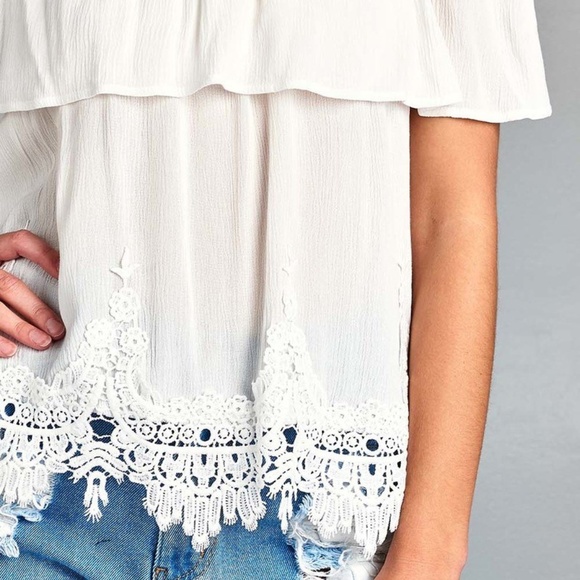 Open shoulder crochet lace crinkle gauze woven top - Picture 4 of 4